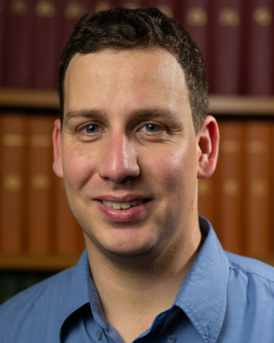 portrait photo of Guy Yona