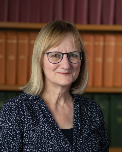 portrait photo of Vivienne Collins